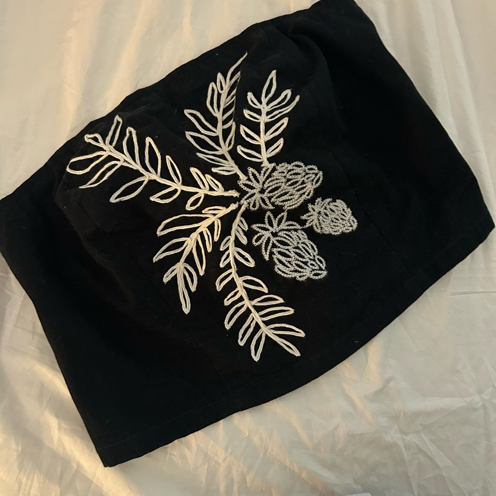 Maeve by Anthropologie embroidered strapless top